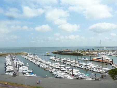 Cet appartement à vendre offre une magnifique vue sur le Port d'Arcachon