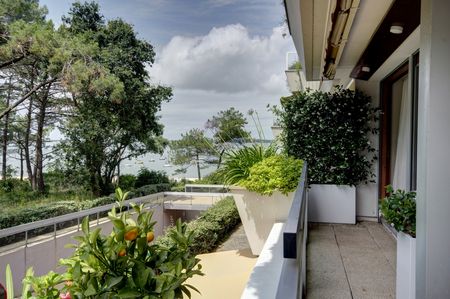 A VENDRE ARCACHON SUPERBE APPARTEMENT VUE MER