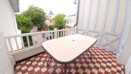 JOLI APPARTEMENT À VENDRE ARCACHON CENTRE VUE MER DANS VILLA ANCIENNE