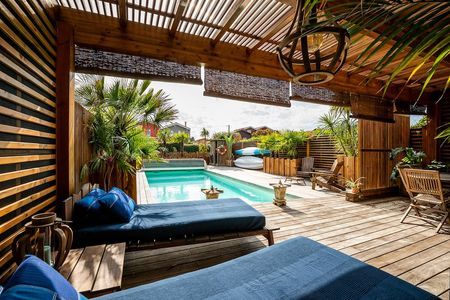 A VENDRE VILLA BOIS AU BORD DE L'EAU BASSIN ARCACHON