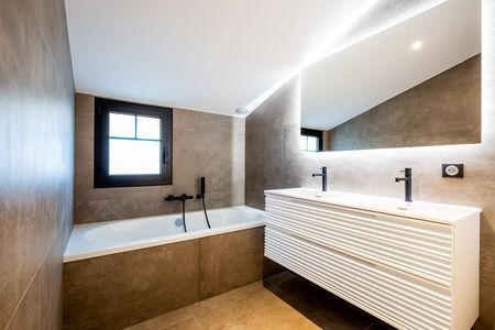 BELLE VILLA NEUVE AVEC PISCINE CENTRE VILLE LA TESTE