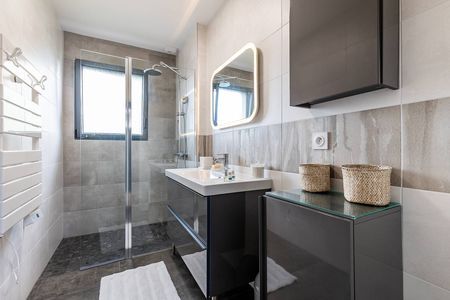 JOLIE VILLA D'ARCHITECTE NEUVE AUX DERNIERES NORMES A VENDRE SUR ARCACHON