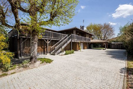 BELLE VILLA EN BOIS A VENDRE GUJAN MESTRAS