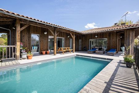 VILLA AVEC PISCINE A VENDRE GUJAN MESTRAS