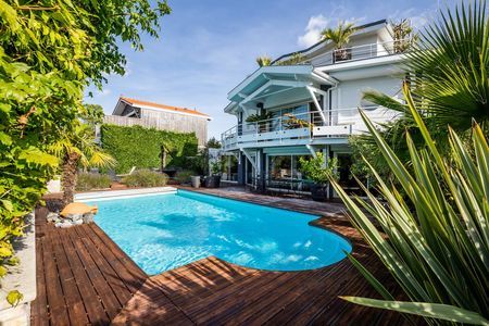 SUPERBE VILLA AVEC PISCINE A VENDRE LANTON