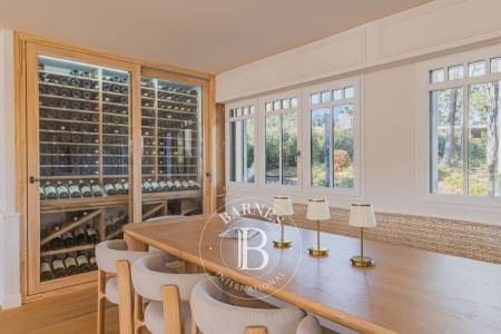 VILLA D’EXCEPTION AVEC VUE SUR LE BASSIN, 6 CHAMBRES ET PISCINE – LA VIGNE, PRESQU’ÎLE DU CAP FERRET