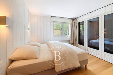 VILLA FAMILIALE RÉNOVÉE AVEC PISCINE À PIRAILLAN, SUR LA PRESQU’ÎLE DU CAP FERRET