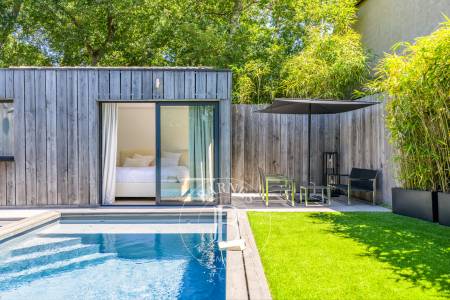 VILLA RÉNOVÉE AVEC PISCINE ET DÉPENDANCE À QUELQUES MÈTRES DE LA PLAGE AU PYLA-SUR-MER