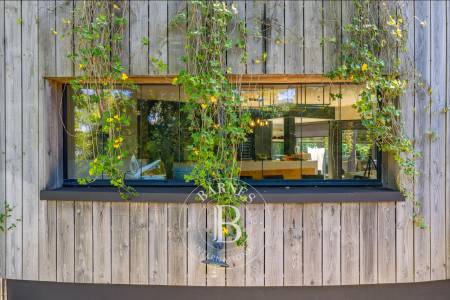 VILLA RÉNOVÉE AVEC PISCINE ET DÉPENDANCE À QUELQUES MÈTRES DE LA PLAGE AU PYLA-SUR-MER