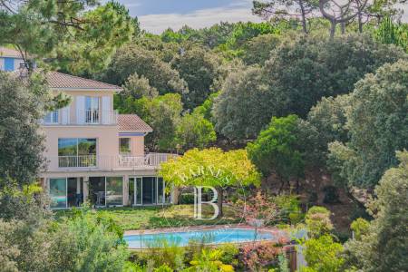 VILLA AU PANORAMA UNIQUE, DANS LE QUARTIER PRESTIGIEUX DE L'EDEN AU PYLA