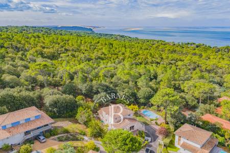 VILLA AU PANORAMA UNIQUE, DANS LE QUARTIER PRESTIGIEUX DE L'EDEN AU PYLA