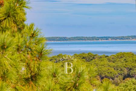 VILLA AU PANORAMA UNIQUE, DANS LE QUARTIER PRESTIGIEUX DE L'EDEN AU PYLA