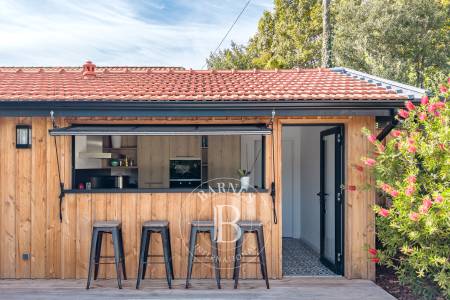 MAISON CONTEMPORAINE AVEC PISCINE, JACUZZI ET PRESTATIONS HAUT DE GAMME À GUJAN-MESTRAS