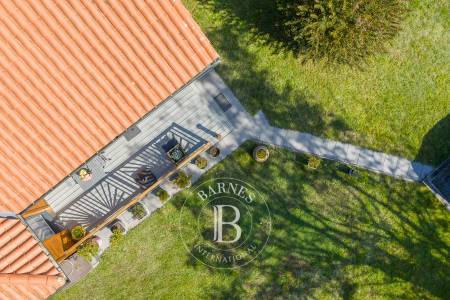 MAISON CONTEMPORAINE AVEC GRANGE RÉNOVÉE À BISCARROSSE