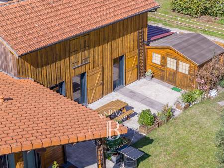 MAISON CONTEMPORAINE AVEC GRANGE RÉNOVÉE À BISCARROSSE
