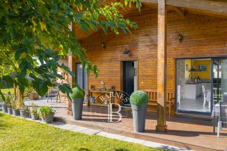 MAISON CONTEMPORAINE AVEC GRANGE RÉNOVÉE À BISCAROSSE