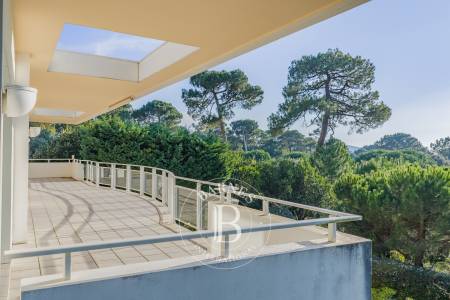 VILLA CONTEMPORAINE AVEC VUE PANORAMIQUE SUR LE BASSIN AU PYLA-SUR-MER