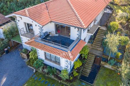 VILLA FAMILIALE AVEC PISCINE DANS LE QUARTIER DE PEREIRE À ARCACHON