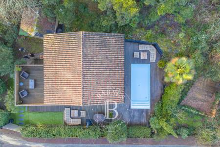 VILLA DE CHARME RÉNOVÉE, AVEC PISCINE, DANS LE QUARTIER DES ABATILLES À ARCACHON