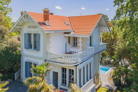VILLA TROCADÉRO — PROPRIÉTÉ HISTORIQUE AVEC PISCINE AU CŒUR DE LA VILLE D’HIVER À ARCACHON