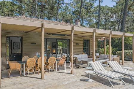 VILLA CONTEMPORAINE EN BOIS AVEC 4 SUITES ET PISCINE CHAUFFÉE DANS LE SECTEUR DES VALLONS DU FERRET