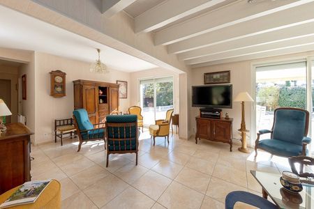 VILLA TRADITIONNELLE A VENDRE LA TESTE