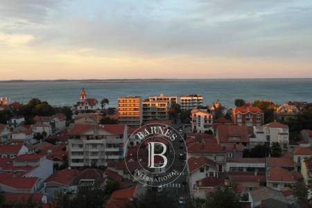 APPARTEMENT DE CHARME SOUS LES TOITS AVEC VUE PANORAMIQUE SUR LE BASSIN EN VILLE D’HIVER À ARCACHON