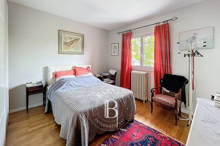 MAISON ARCACHONNAISE AVEC DÉPENDANCES EN VILLE D’AUTOMNE À ARCACHON