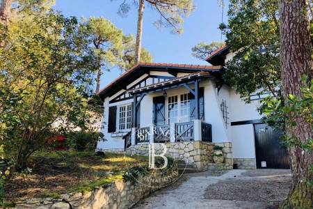 VILLA BASCO-LANDAISE DE CARACTÈRE AU CERCLE DE VOILE AU PYLA-SUR-MER