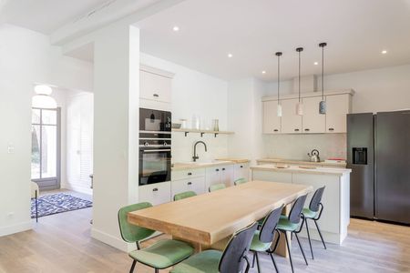 VILLA DE PLAIN PIED ENTIÈREMENT RÉNOVÉE PROCHE PARC PEREIRE ET PLAGE À VENDRE