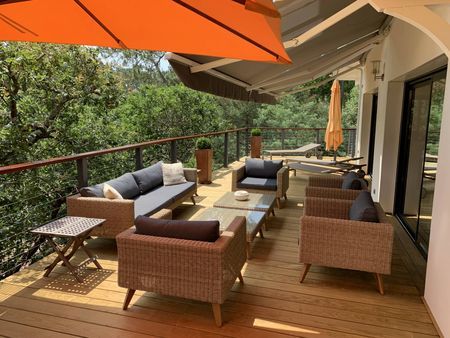 VILLA AVEC GRANDE TERRASSE AVEC VUE PANORAMIQUE A VENDRE AUX ABATILLES