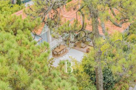 SOMPTUEUSE VILLA ARCACHONNAISE, AVEC PISCINE ET 5 CHAMBRES, AU CENTRE D’ARCACHON