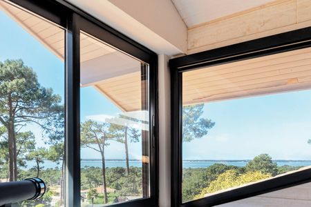 JOLIE VILLA D'ARCHITECTE AVEC PISCINE CHAUFFÉE ET VUE SUR LE CAP FERRET