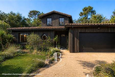 VILLA À RÉNOVER AVEC PISCINE DANS LE QUARTIER DU PHARE AU CAP FERRET