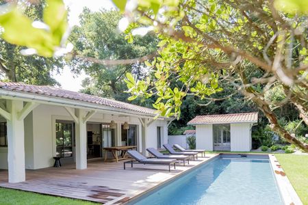VILLA DE PLAIN PIED AVEC PISCINE A VENDRE ARCACHON PARC PEREIRE