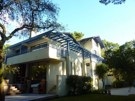 Recherche Villa de prestige avec 5 chambres, état exceptionnel, situation idéale au MOULLEAU