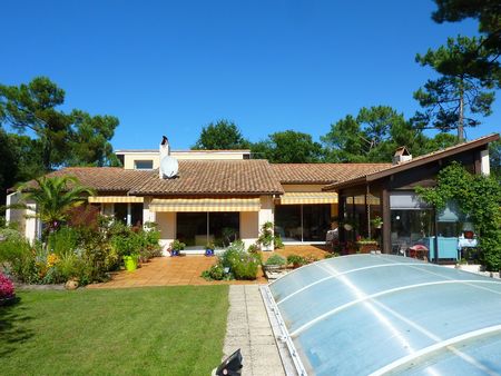 Pyla sur mer, HAUT PYLA, à vendre villa de construction traditionnelle avec piscine