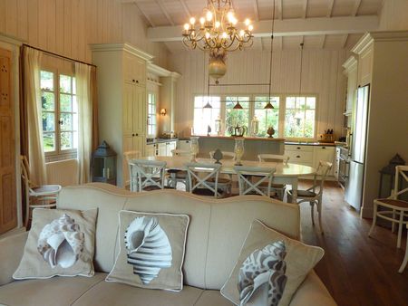 DEMEURE EXCEPTIONNELLE ET DE QUALITÉ, 6 CHAMBRES, PISCINE AVEC NAGE À CONTRE COURANT, UNE ANNEXE POUR RECEVOIR LES AMIS, SUPERBE PROPRIÉTÉ DE RÊVE VENDUE PAR BARNES PYLA SUR MER TOUT L'IMMOBILER DE PRESTIGE