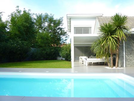 A VENDRE ARCACHON SECTEUR PROCHE MOULLEAU, VILLA CONTEMPORAINE AVEC 4 CHAMBRES, SÉJOUR LUMINEUX ET PISCINE