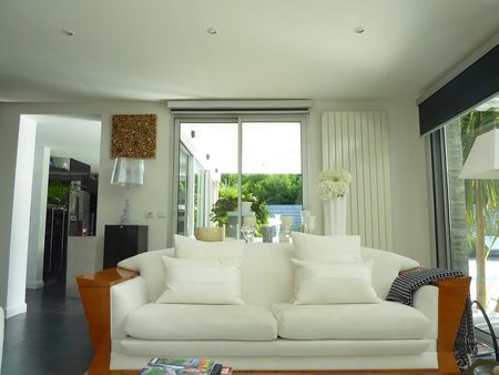 VILLA CONTEMPORAINE TRÈS LUMINEUSE À VENDRE À ARCACHON 33120
