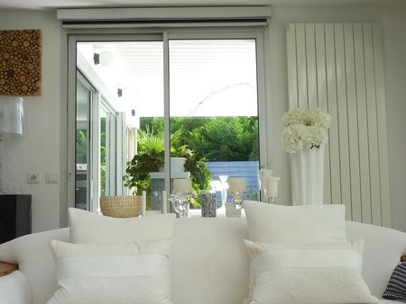 VILLA D'ARCHITECTE AVEC PISCINE À VENDRE À ARCACHON