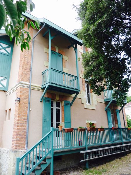 À vendre en VILLE D'HIVER à ARCACHON belle et vaste maison de caractère avec 7 chambres