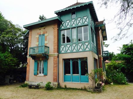 Jolie demeure à vendre à l'emplacement idéal en VILLE D'HIVER à Arcachon