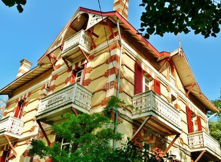 VILLA DE PRESTIGE À VENDRE EN VILLE D'HIVER À ARCACHON