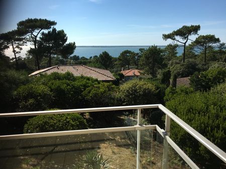 PYLA SUR MER, VILLA D'ARCHITECTE À VENDRE AVEC VUE PANORAMIQUE SUR LE BASSIN D'ARCACHON