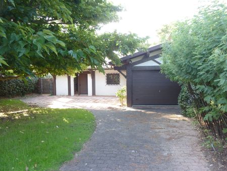 GRANDE VILLA DE PRESTIGE AVEC VASTE JARDIN VUE MER PYAL SUR MER