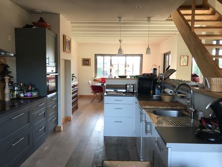 VILLA EN BOIS À VENDRE AVEC CUISINE ET SÉJOUR EN OPEN SPACE