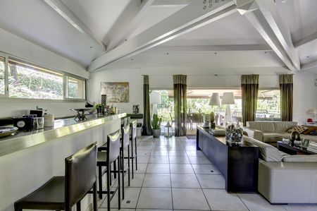 A VENDRE VILLA EN BOIS AVEC 5 CHAMBRES AU PYLA SUR MER