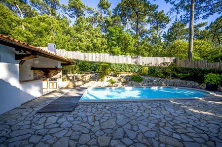 VILLA AVEC PISCINE À VENDRE AU PYLA SUR MER