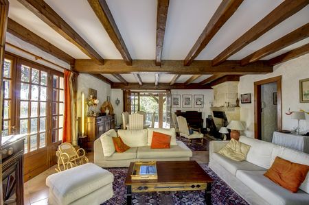 VILLA AVEC GRAND SÉJOUR À VENDRE AU MOULLEAU